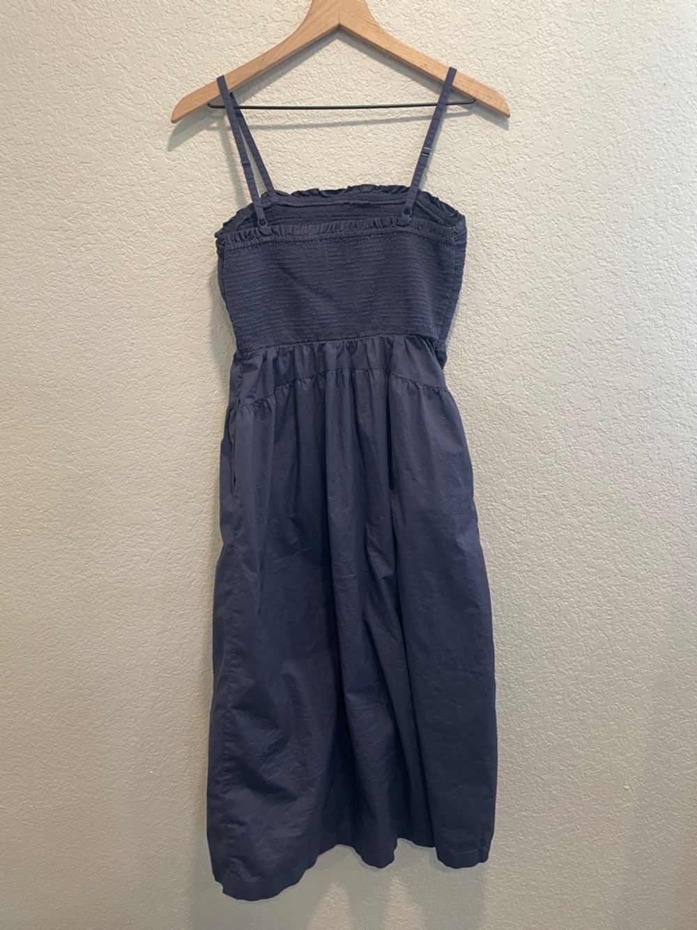 Old Navy Navy Blue Smocked Midi Sundress sz S - Picture 7 of 7